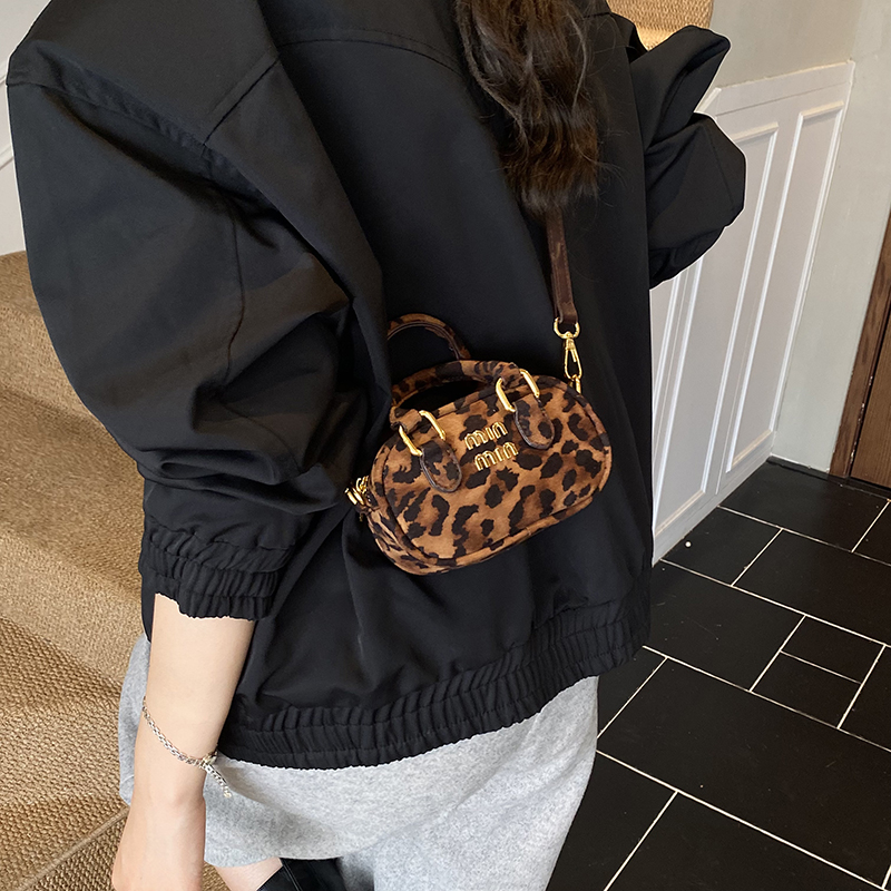 豹纹迷你时尚洋气斜跨手拎潮包