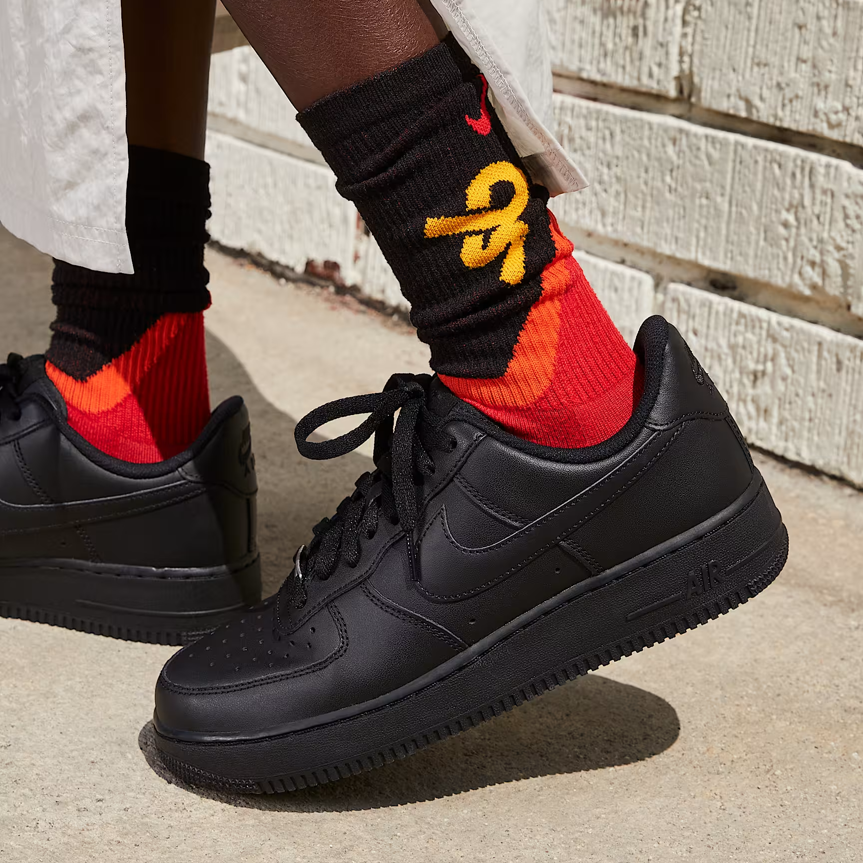 【尖货】耐克男鞋Air Force 1空军一号纯黑复古运动板鞋CW2288