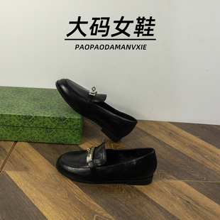 大码女鞋41到43宽脚胖小皮鞋内增高英伦风锁扣乐福鞋复古圆头单鞋