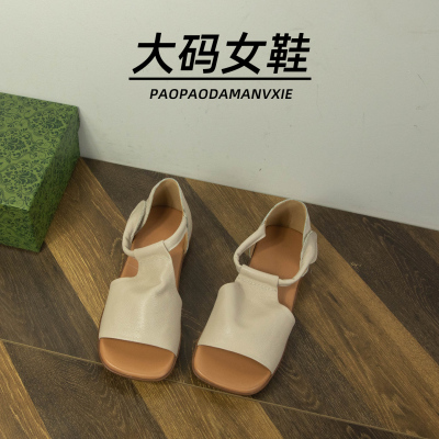 大码女鞋41到43宽脚胖凉鞋夏季真皮休闲百搭软底不累脚魔术贴复古