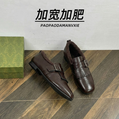 胖脚宽肥大码女鞋41到42小皮鞋冬季平底保暖一脚蹬加宽加肥勃肯鞋