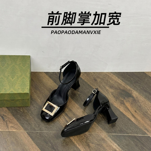 大码女鞋41到43前脚掌加宽44法式高跟鞋一字带中空凉鞋日常通单鞋