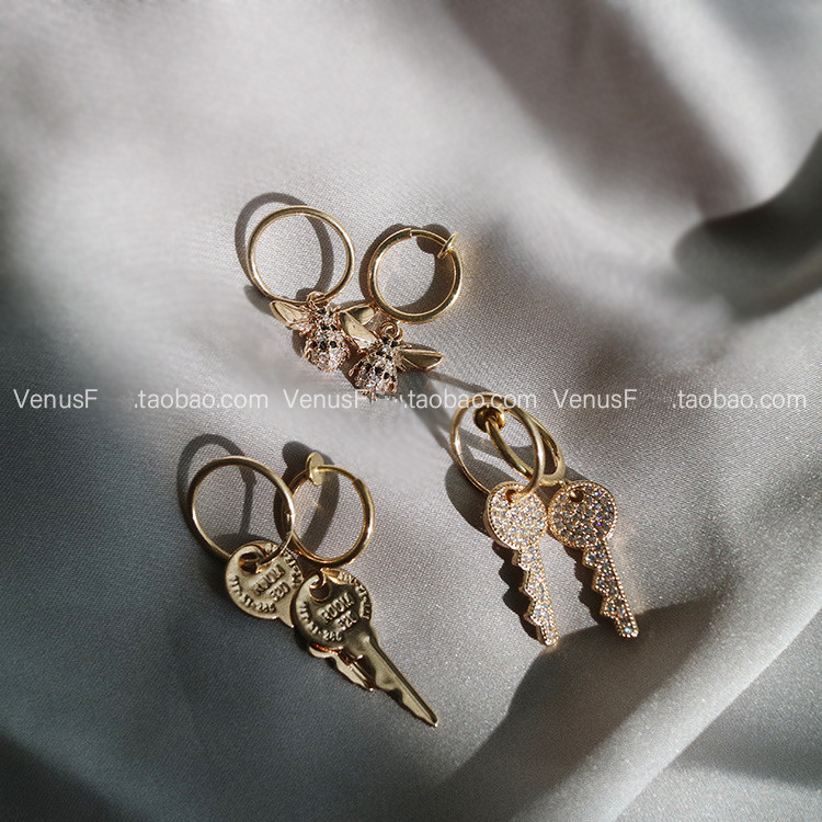 大牌美产14k金钥匙光面可选耳钉