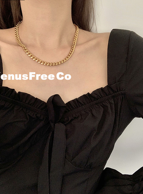 不掉色博主搭配b入加粗金色链条