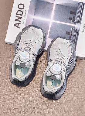 男童运动鞋2025新款儿童老爹鞋软底秋冬季旋转纽扣休闲加绒棉鞋子