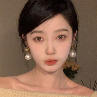 法式 褶皱金属大珍珠耳环气质复古小香风耳钉小众设计感高级感耳饰