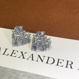 超闪重工满钻爱心耳环女轻奢高级感镂空镶钻心形耳钉甜美百搭耳饰