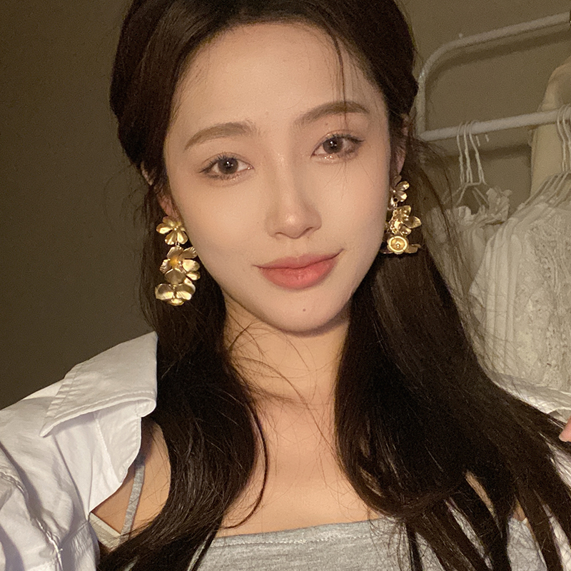 优雅千金磨砂金色花朵耳环耳坠