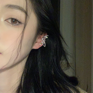 超仙气质绿色闪钻蝴蝶耳夹女无耳洞小众设计感翅膀耳骨夹精灵耳饰