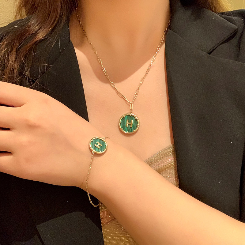 简约个性时尚l h字母金属项链锁骨链女欧美复古绿色圆盘钛钢手链
