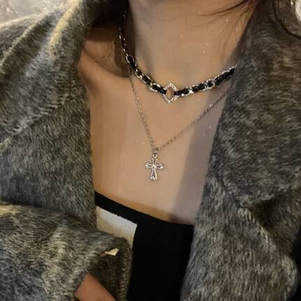 小众设计十字架双层叠戴项链女甜酷风皮质编织项圈个性锁骨链颈链