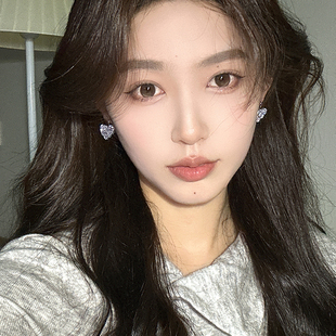 气质轻奢满钻爱心耳钉女小巧精致高级感耳环2025年新款 网红耳饰潮