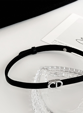 真皮呀~ 轻奢字母项链小众设计纯欲风锁骨链颈链项圈黑色颈带脖子