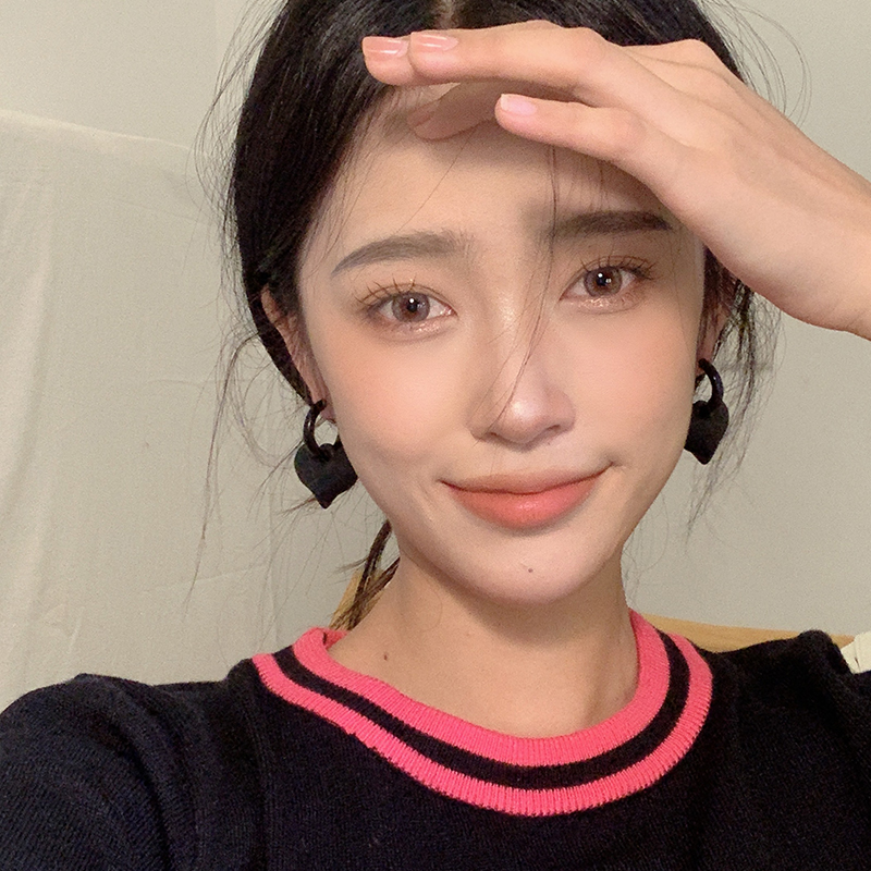 原宿风暗黑色磨砂爱心吊坠耳圈耳环甜酷复古气质小众设计桃心耳饰
