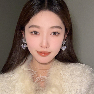 轻奢闪锆双爱心耳环女小众设计感高级感满钻耳钉气质甜美早春耳饰
