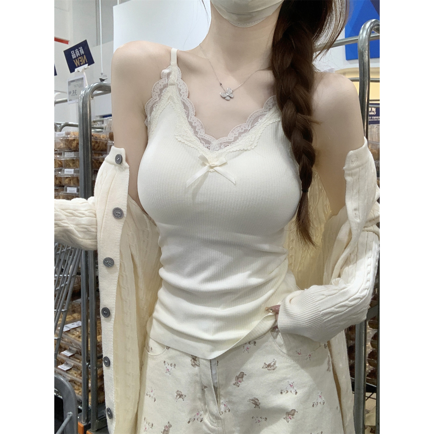 纯欲V领蝴蝶结白色内搭吊带背心