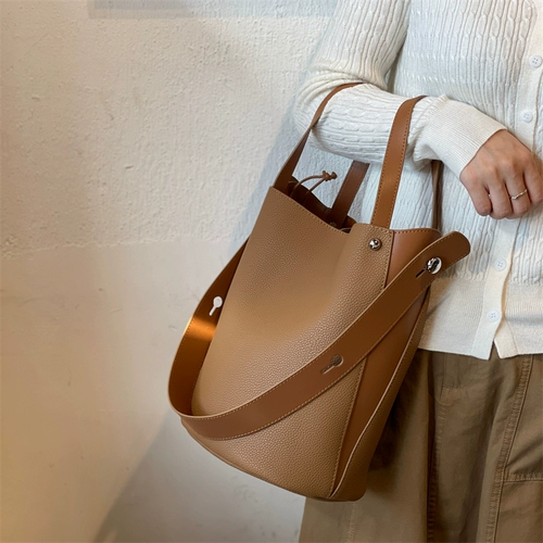 Небольшая дизайнерская модная ретро весенняя летняя сумка подмышку, из натуральной кожи, премиум класс, в корейском стиле