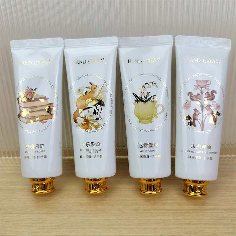 名创优品鎏金香颂护手霜