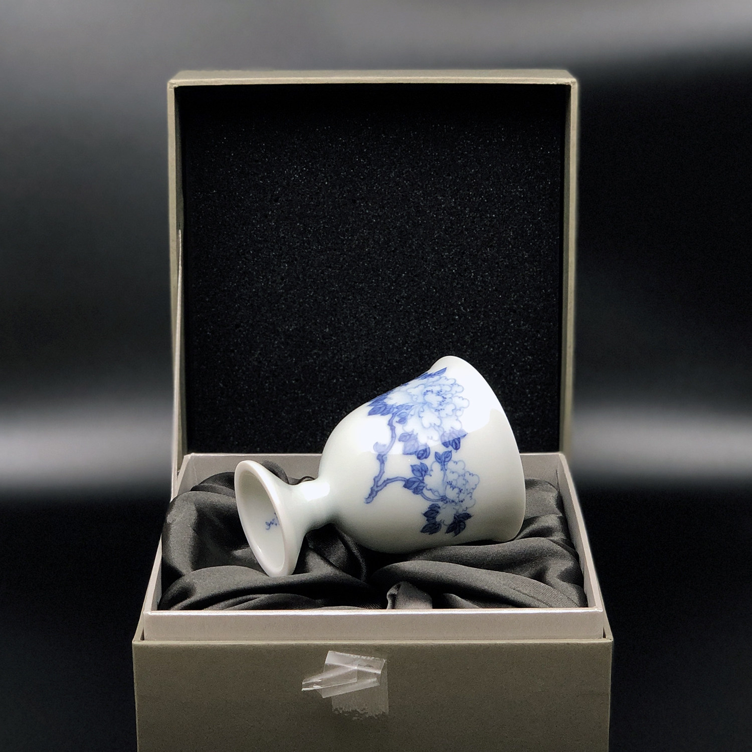 台湾晓芳窑青花花卉牡丹高足杯薄胎瓷器摆件茶具酒杯茶杯单色釉