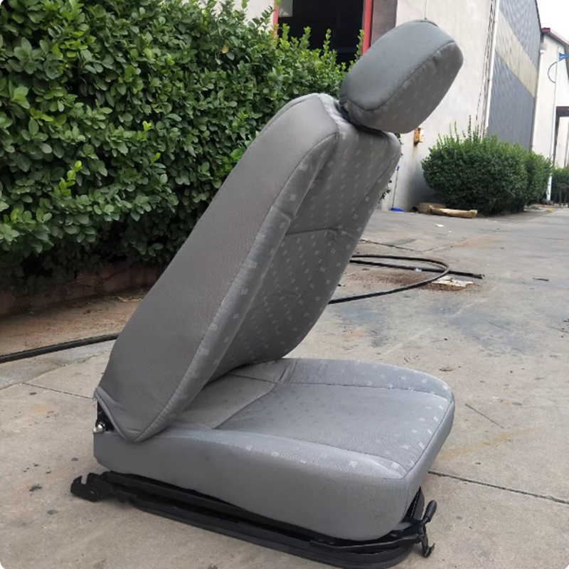 重汽王牌CDW717单排货车司机座椅