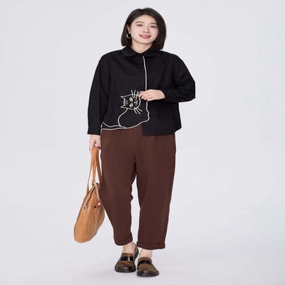 翠色嘉人2026春季新款通勤文艺猫咪刺绣短款长袖棉衬衫女85022