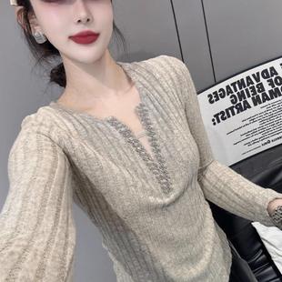 打底小衫 欧货设计感假两件T恤女长袖 春秋内搭洋气钉珠v领上衣修身