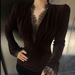 红色蕾丝拼接长袖t恤女2026秋季新款时尚洋气高级感气质女士上衣