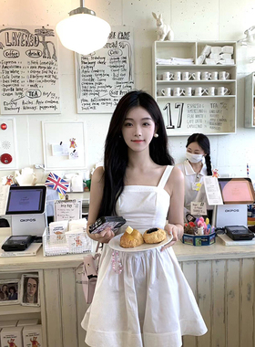 Le 19 RomanLand 白月光吊带背心连衣裙女夏季新品显瘦纯欲短裙子