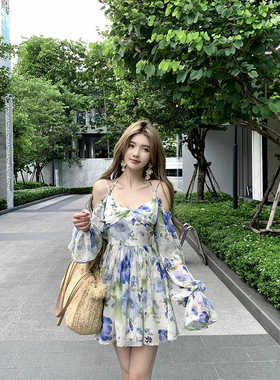 Le 19 RomanLand 蓝色碎花喇叭袖连衣裙女夏季新款收腰显瘦短裙子