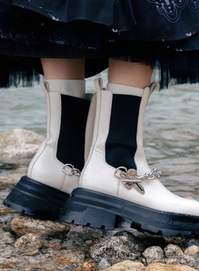 CHINCHIN官方原创设计师鞋履｜吴宣仪同款金属小花链条厚底短靴