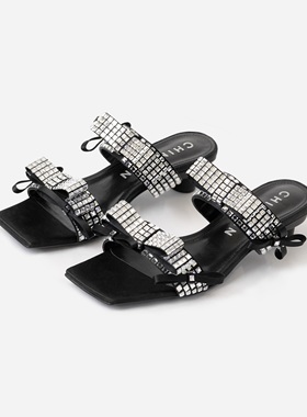 CHINCHIN官方原创设计｜Akiiiko X CHINCHIN方钻蝴蝶结装饰中跟鞋