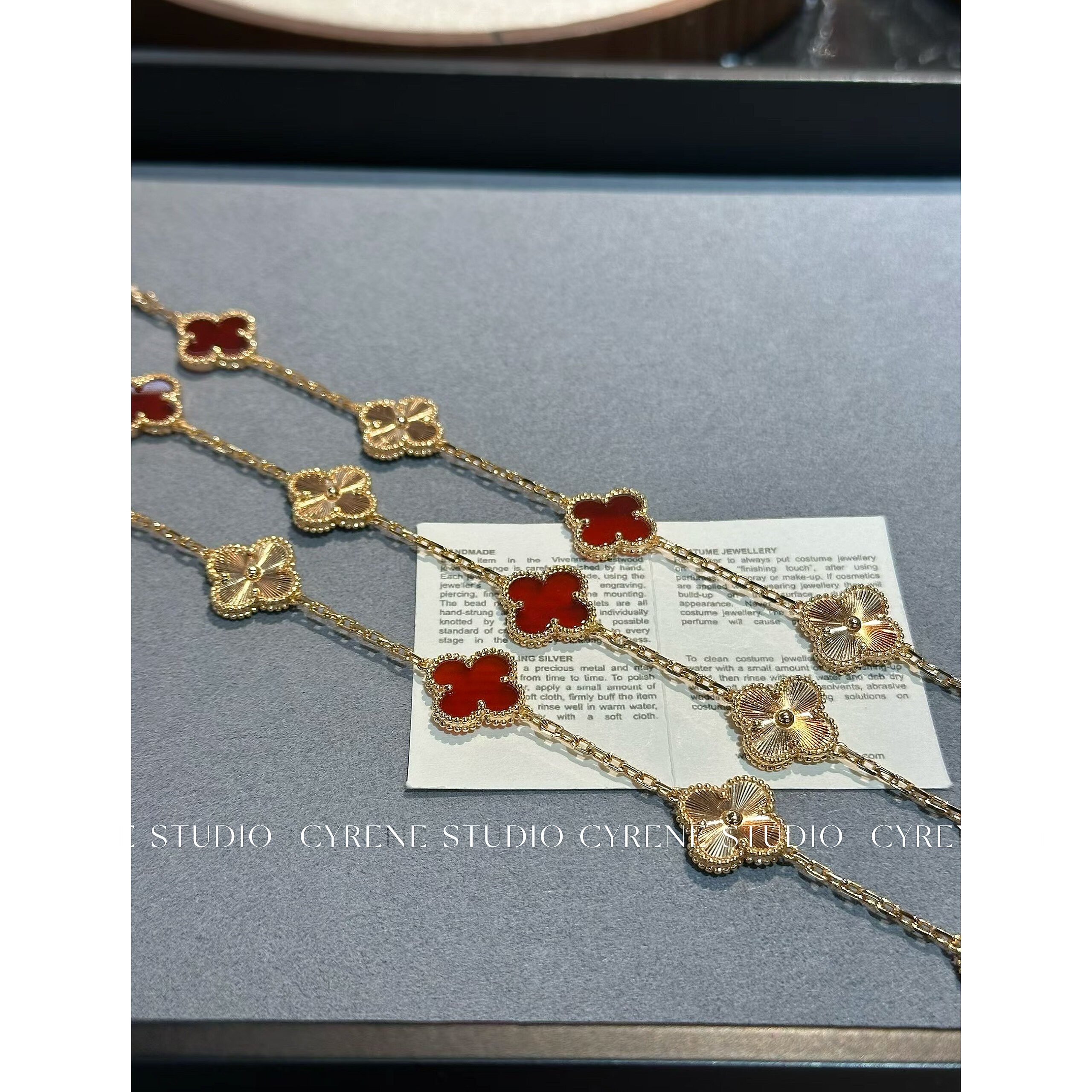 欧美小众设计感高级感四叶草项链女气质独特镶钻吊坠锁骨链女新款