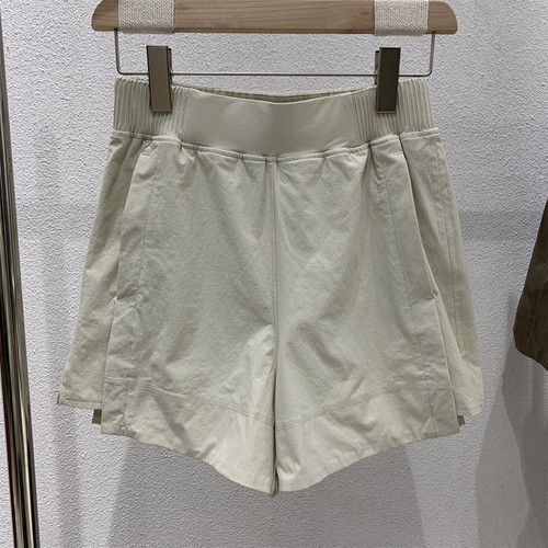 【LU】实拍26夏季高弹速干休闲运动薄款短裤透气跑步瑜伽健身裤女