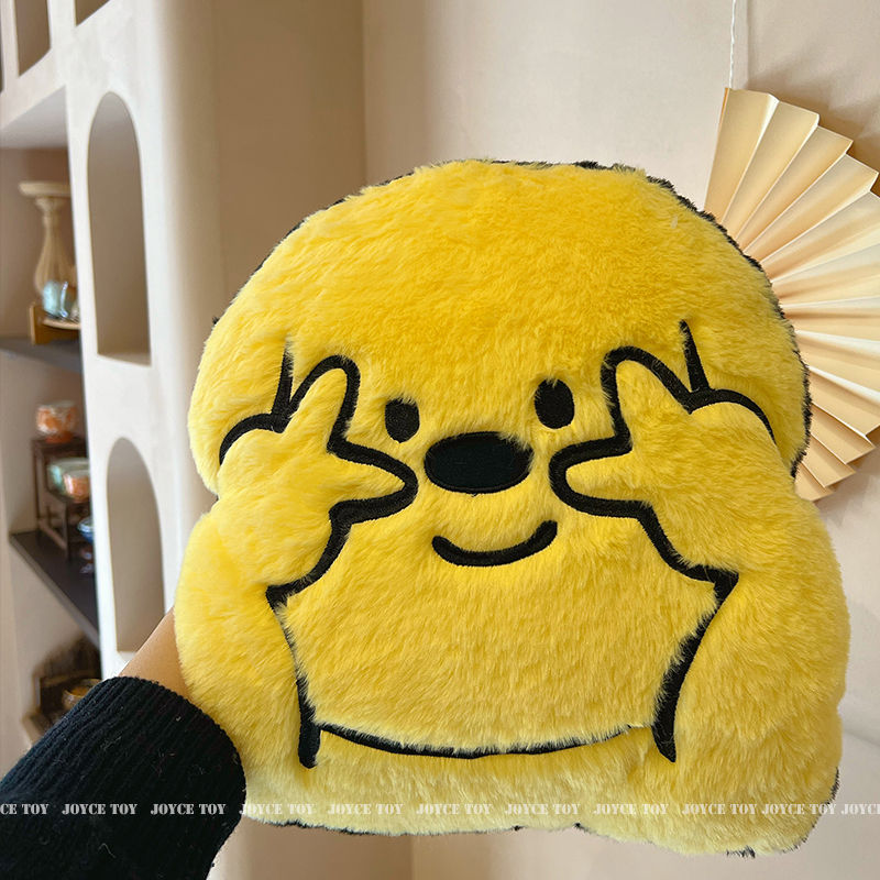 原创比耶蛋黄狗暖手可爱小猪抱枕靠枕可插手动物靠垫毛绒午休礼物