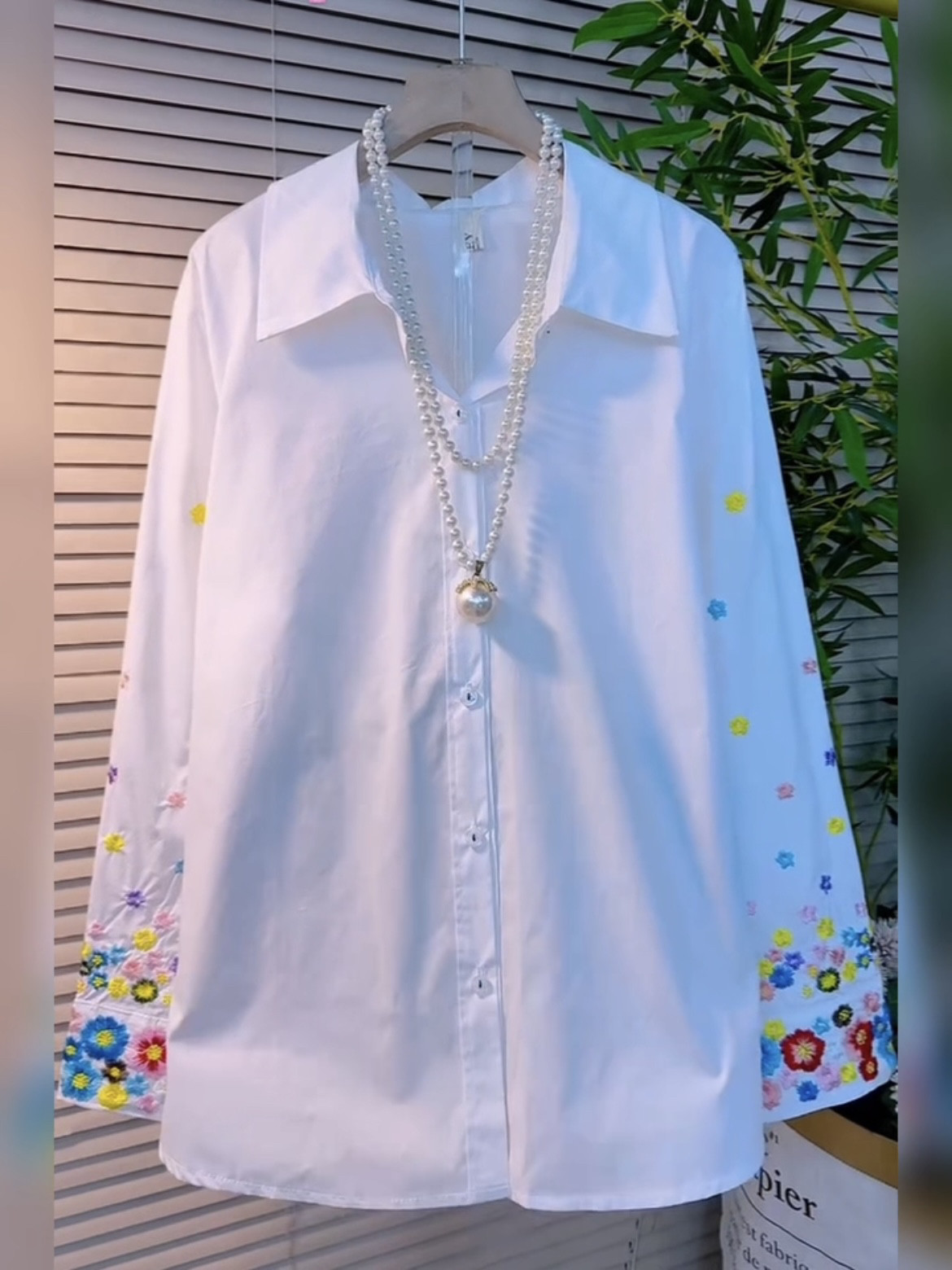 秋冬大码女装重工刺绣长袖衬衫女内搭花朵刺绣高级感上衣减龄小众,女装/女士精品,常规大码外套,淘宝优惠券,粉丝福利购,淘宝优惠卷