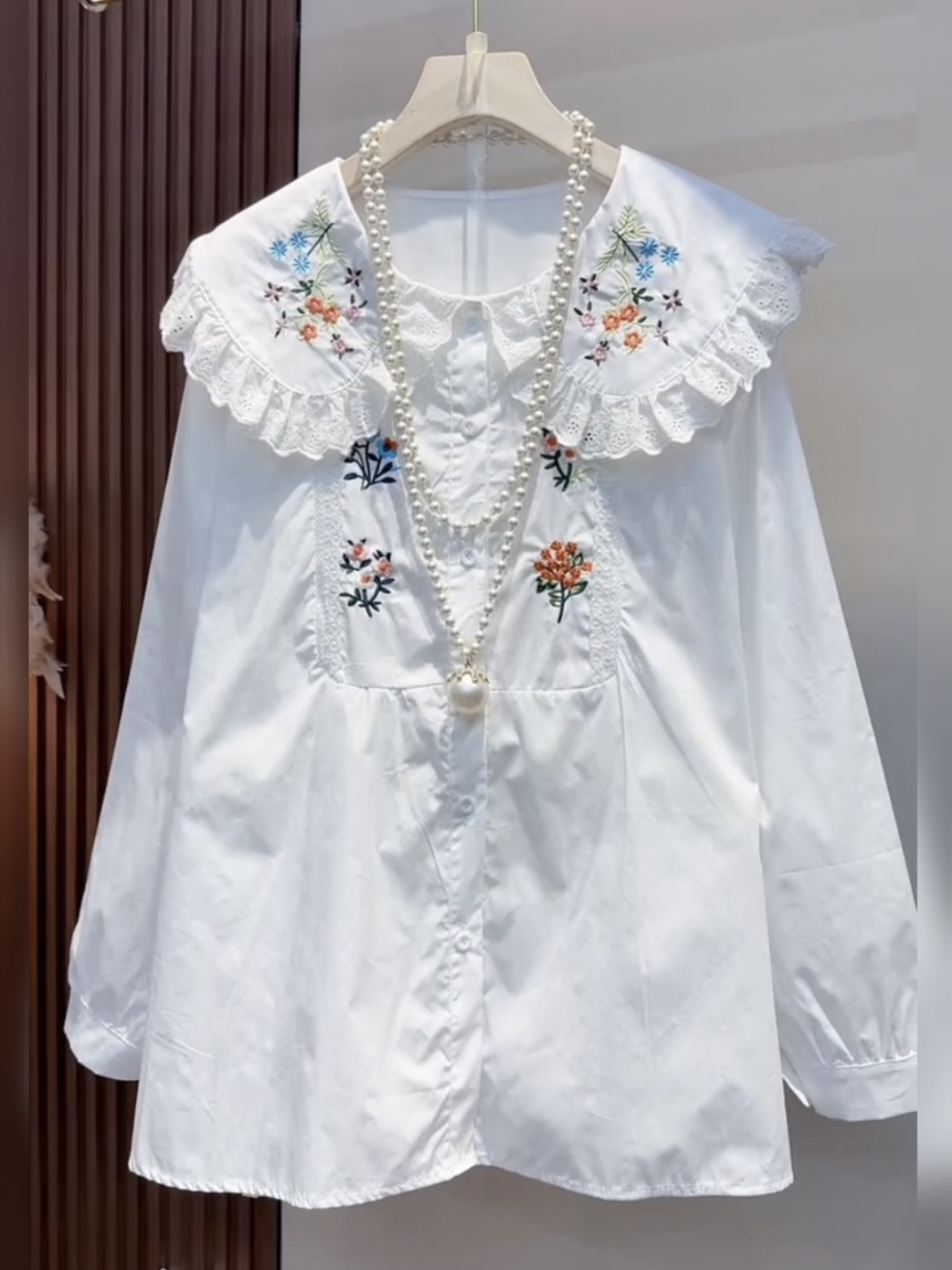 秋冬大码重工纯棉刺绣衬衫女宽松显瘦洋气减龄娃娃领上衣打底衫潮