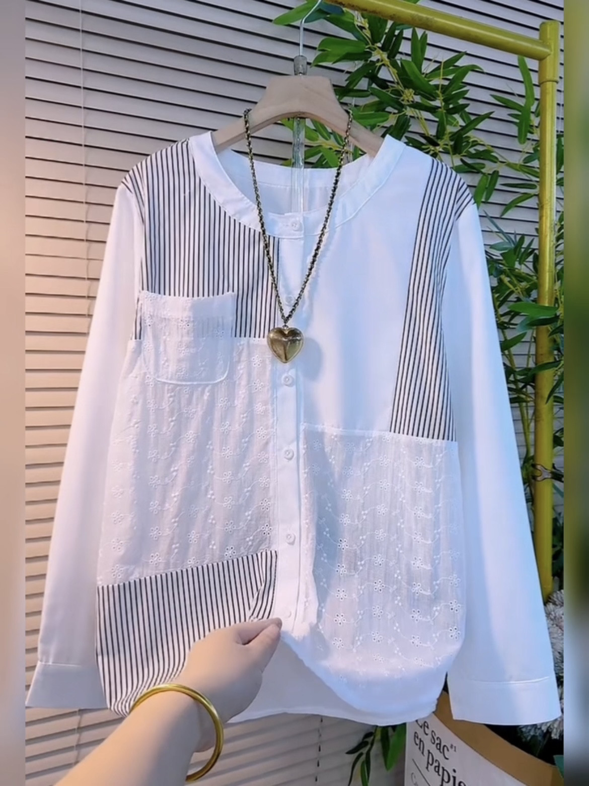 春夏大码女装条纹拼接衬衫女时尚洋气减龄小衫撞色设计感上衣外穿,女装/女士精品,常规大码外套,淘宝优惠券,粉丝福利购,淘宝优惠卷