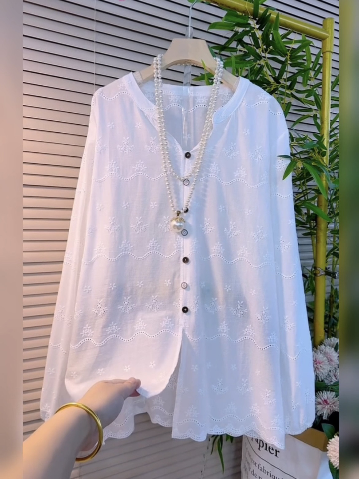 春夏大码女装纯棉刺绣衬衫女宽松显瘦减龄内搭外穿小众简约上衣潮,女装/女士精品,常规大码外套,淘宝优惠券,粉丝福利购,淘宝优惠卷