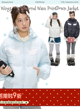 BETWEENAND 2026新款baby蓝90白鸭绒波点羽绒服冬季连帽保暖外套