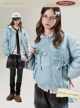BETWEENAND 雾蓝色抽褶蝴蝶结连帽棉服冬甜美少女设计感上衣棉袄