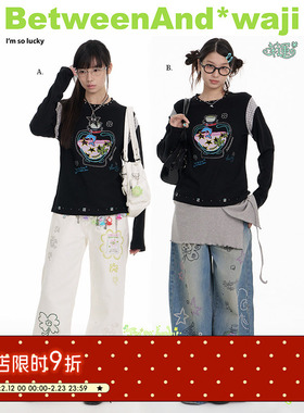 BETWEENAND 春季waji短款海豚幸运瓶拼接烫钻正肩黑色长袖T恤女