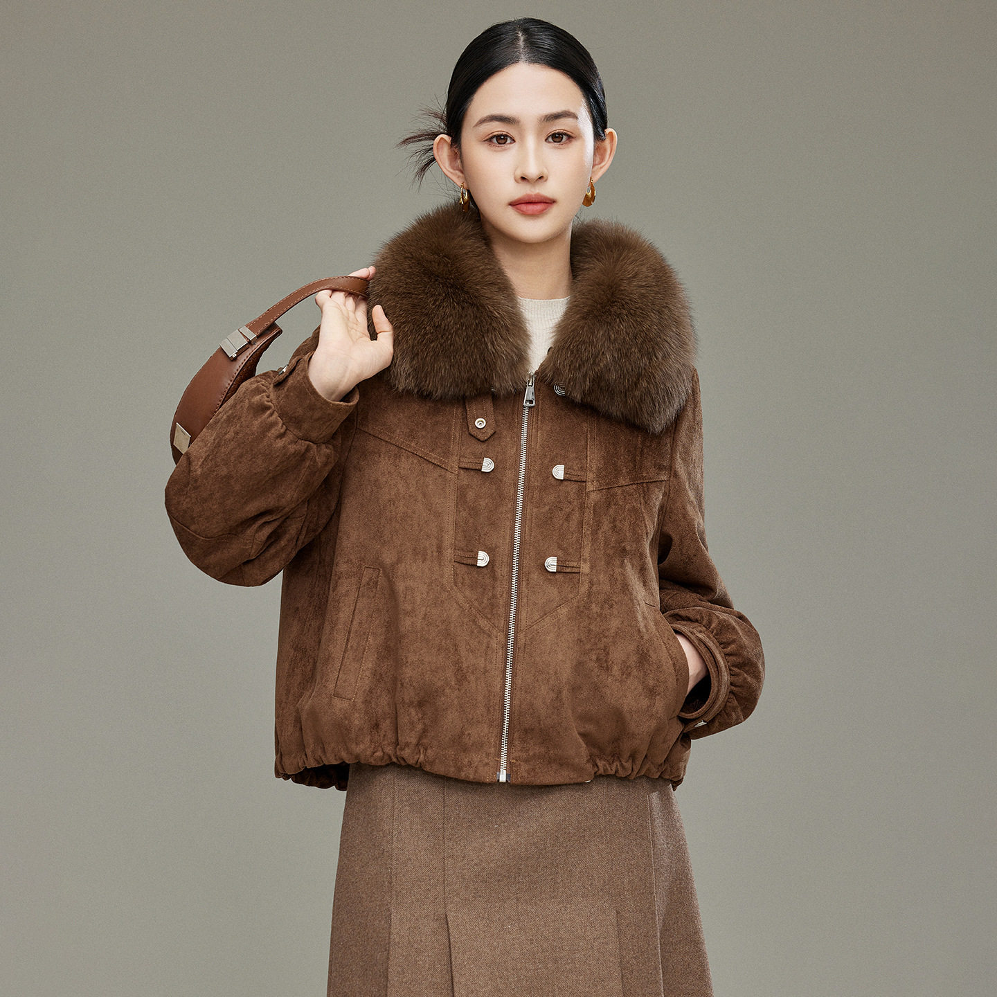 冬季90鹅绒短款狐狸毛领女羽绒服