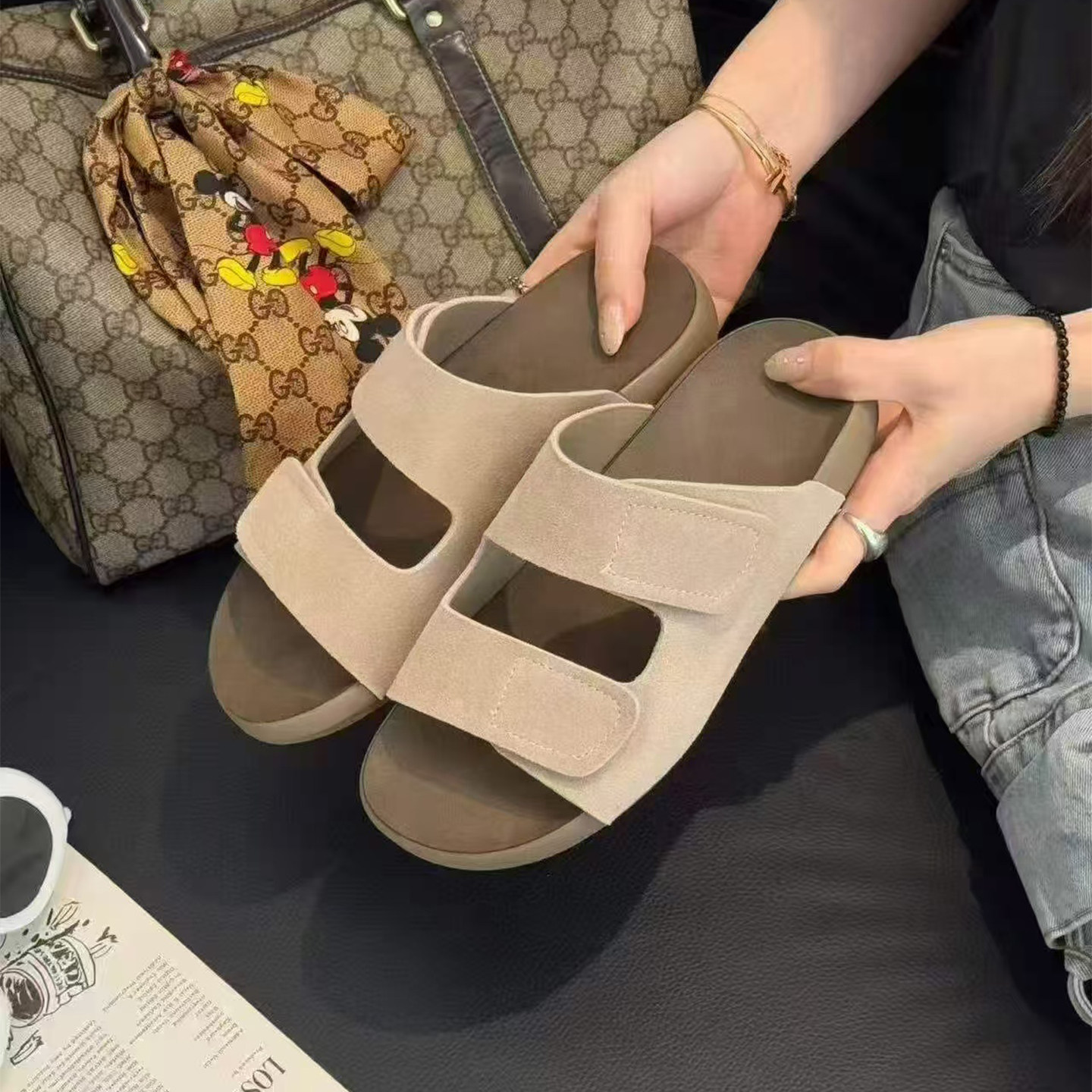 冰洁夏季磨砂牛皮平跟一字拖女