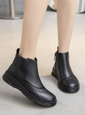 冰洁女鞋2024冬季款真皮圆头绒里平跟短筒舒适妈妈鞋马丁靴53319