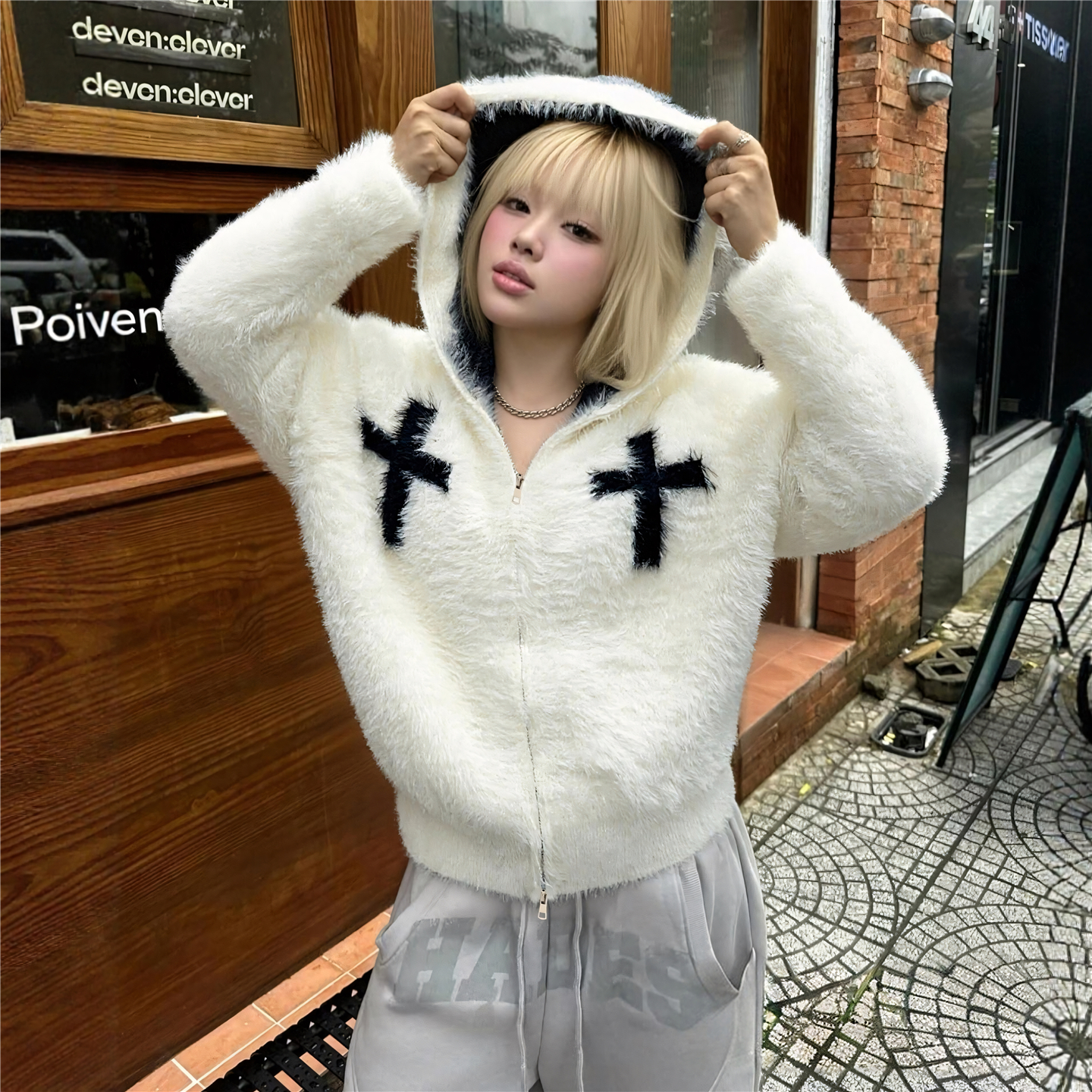 RBM撞色十字架仿貂毛毛衣外套