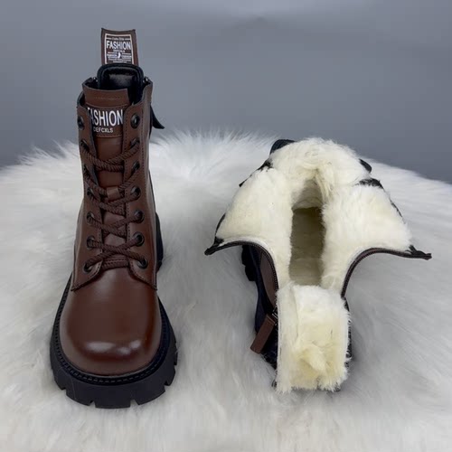 皮羊毛一体马丁靴女2025年冬季新款女鞋百搭保暖加绒棉鞋女大码43