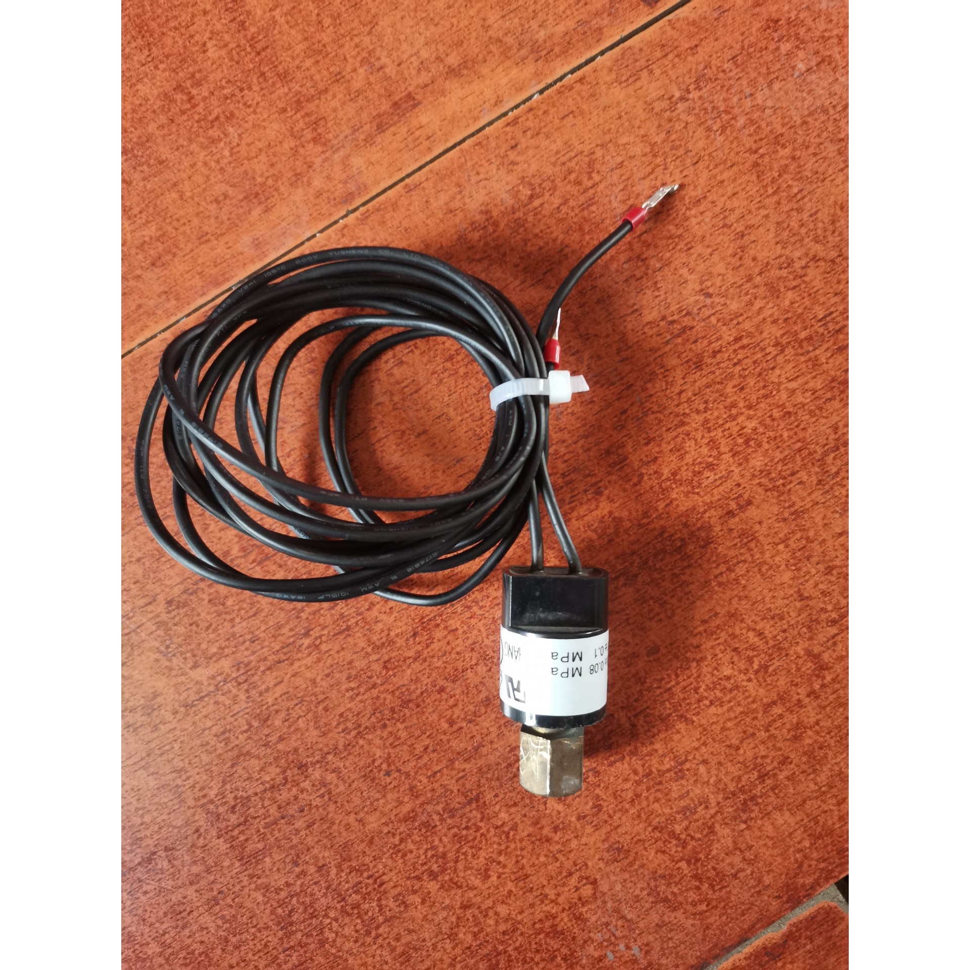 DEM07MH1上拆下,低压开关共两套,为一套价格咨询维修咨询维修