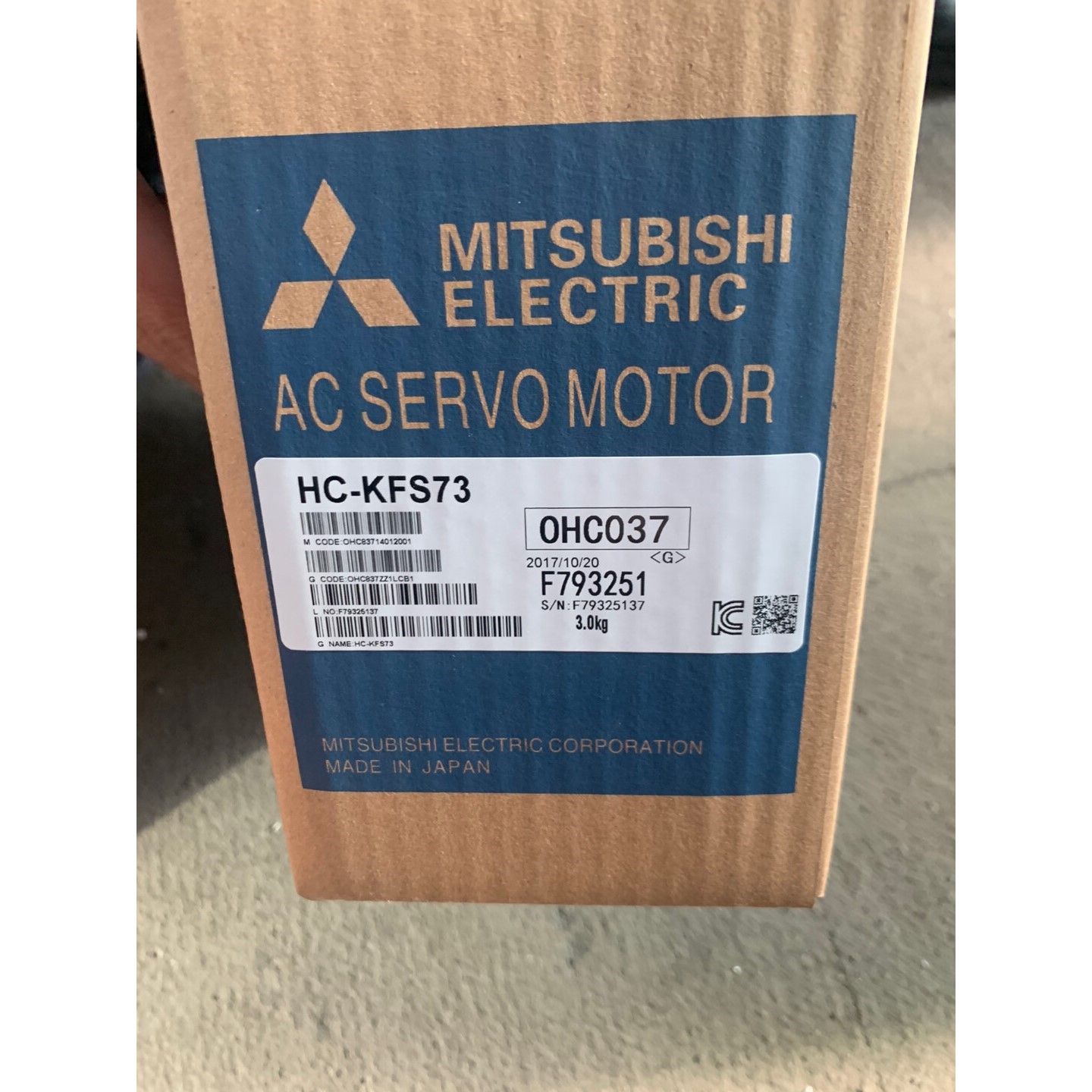 三菱750W电机HCKFS73全新带包装不包邮便宜出咨询维修咨询维修