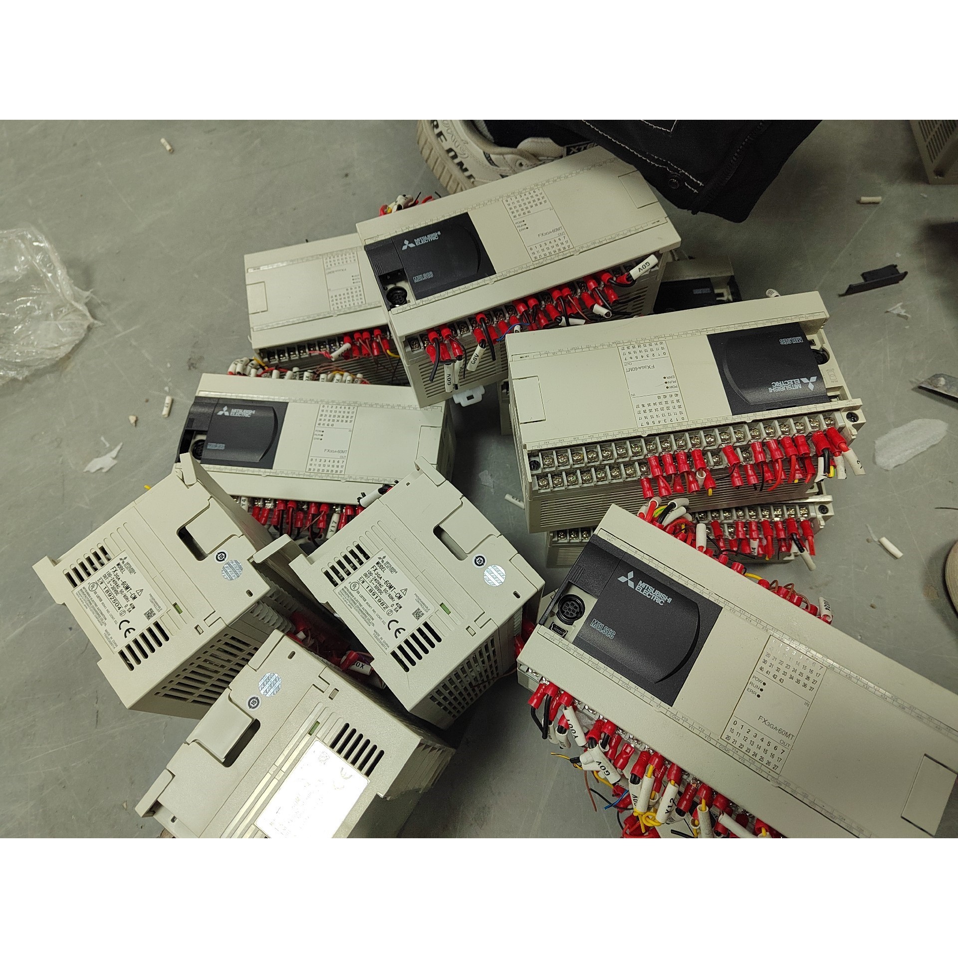 三菱PLC主机FX3GA-60MT-CM,,成色漂亮咨询维修咨询维修