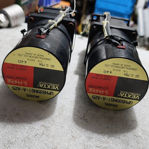 VEXTA原装5相步进电机型号UPH599HG1AA2咨询维修